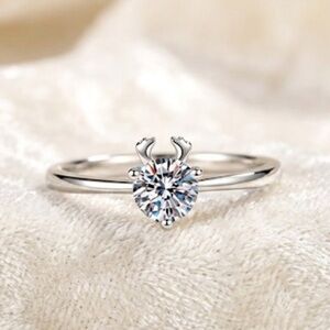 ***Antlers Three Prong 0.5ct Moissanite 925 Silver Platinum-Plated Ring